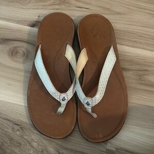 OluKai Women's White Flip Flops